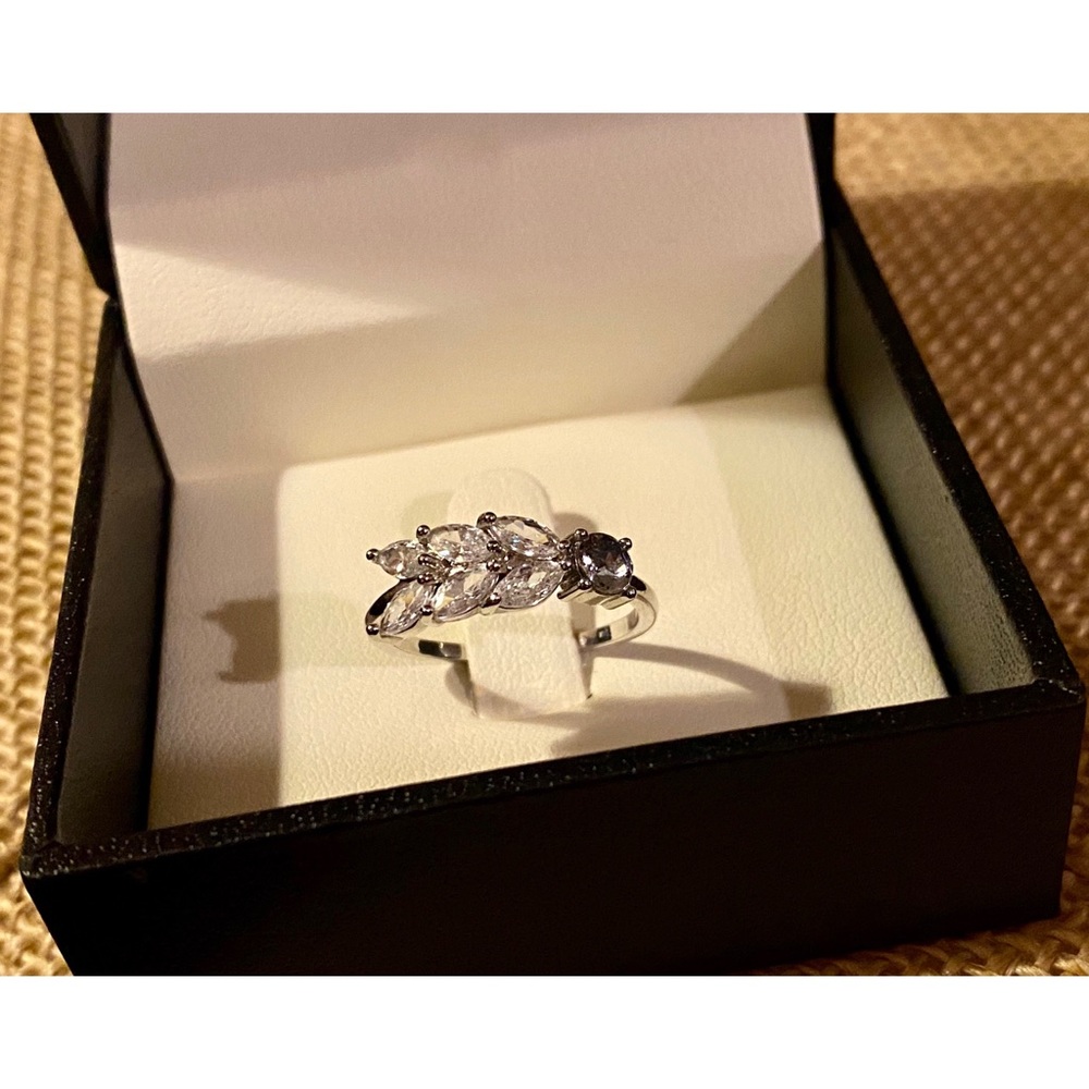 Two Beautiful Unique Rings - Picture 5 of 8